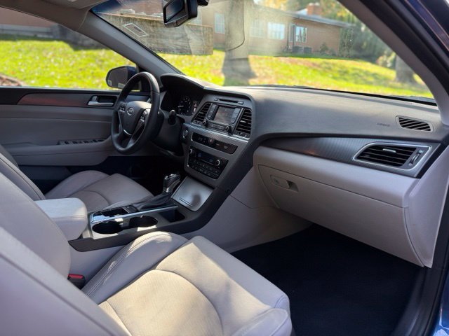 Used 2015 Hyundai Sonata Sport w/ Option Group 03 FWD image 16