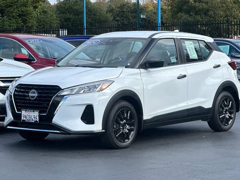 Used 2024 Nissan Kicks S image 7