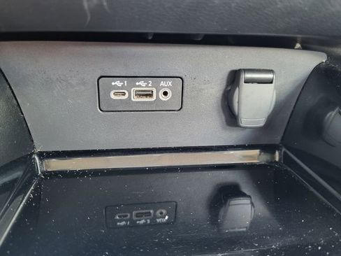 Used 2024 Nissan Altima 2.5 SV image 19