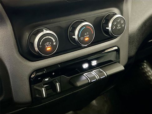 Used 2019 RAM 2500 Big Horn w/ Protection Group AWD/4WD image 8