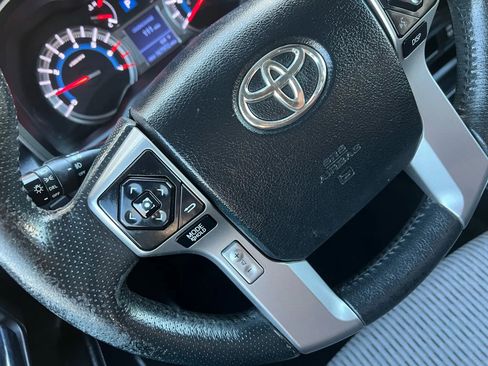 Used 2017 Toyota 4Runner SR5 AWD/4WD image 30