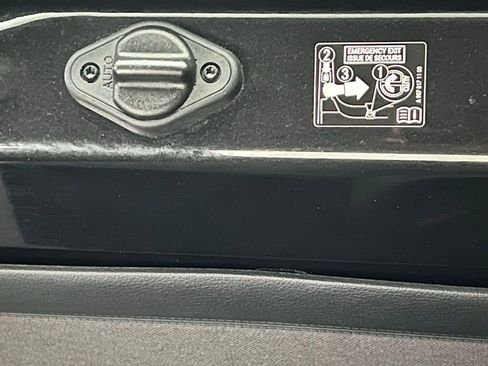 Used 2025 Mercedes-Benz Sprinter 2500 image 32