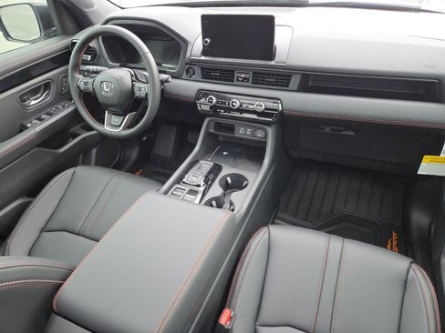 New 2025 Honda Pilot TrailSport image 26