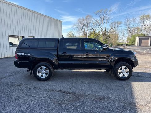 Used 2014 Toyota Tacoma PreRunner w/ TRD Sport Package image 5