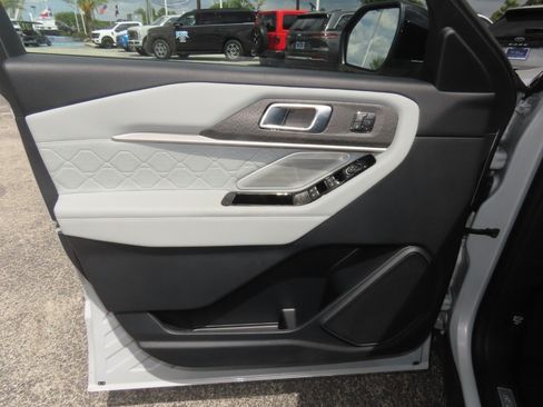 Certified 2025 Ford Explorer Platinum w/ Ultimate Package RWD image 25