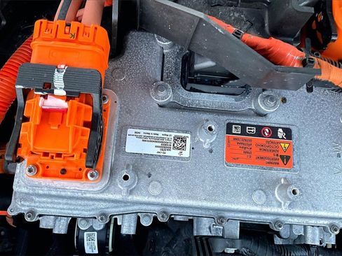 Certified 2025 Cadillac Optiq Luxury 2 w/ LPO, Floor Liner Package image 30