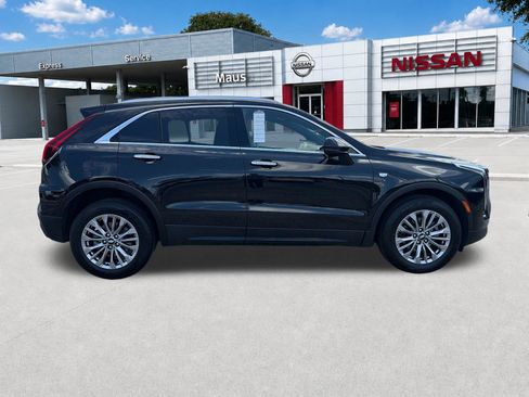 Used 2024 Cadillac XT4 Premium Luxury FWD image 3