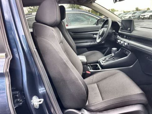 Used 2025 Honda CR-V EX image 12