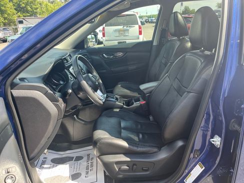 Used 2017 Nissan Rogue SL w/ SL Premium Package FWD image 11