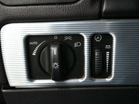 Used 2004 Ford Thunderbird RWD image 39
