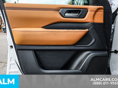 Used 2025 Nissan Armada SL w/ Captain's Chari Seat Package image 43