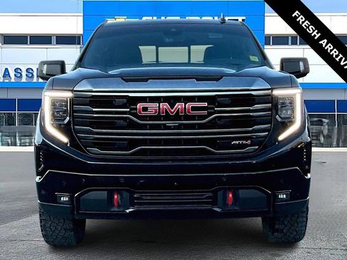Used 2024 GMC Sierra 1500 AT4 w/ Technology Package image 2