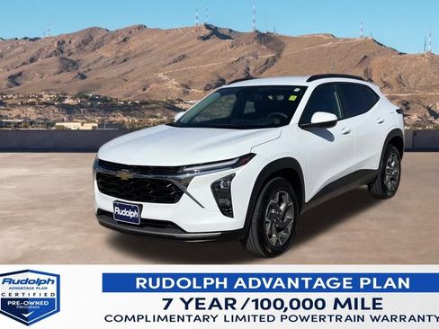 Used 2025 Chevrolet Trax LT image 1