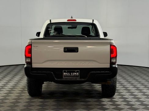 Used 2022 Toyota Tacoma SR image 9