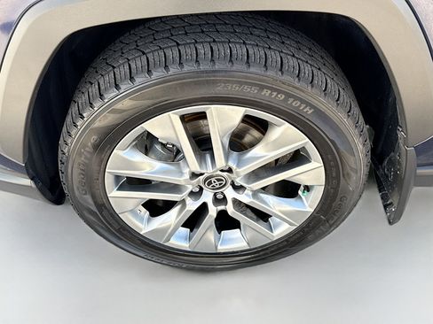 Used 2024 Toyota RAV4 Limited image 35
