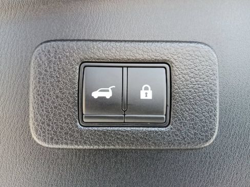 Used 2022 Nissan Armada Platinum w/ Captain's Chairs Package RWD image 35