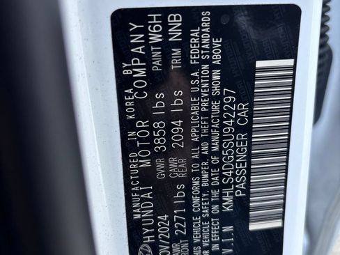 Used 2025 Hyundai Elantra SEL FWD image 9