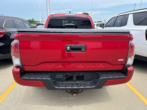Used 2022 Toyota Tacoma TRD Sport w/ Technology Package AWD/4WD image 7