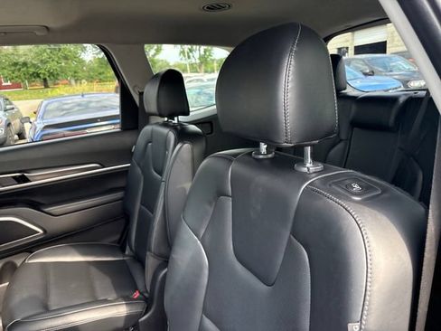 Used 2025 Kia Telluride S AWD/4WD image 23