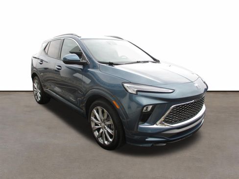 Used 2024 Buick Encore GX Avenir w/ Avenir Convenience Package FWD image 7