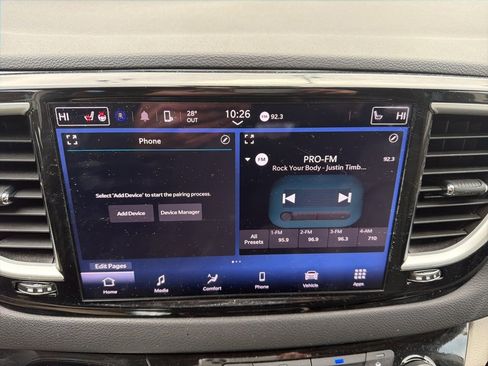 Used 2024 Chrysler Pacifica Touring-L image 24