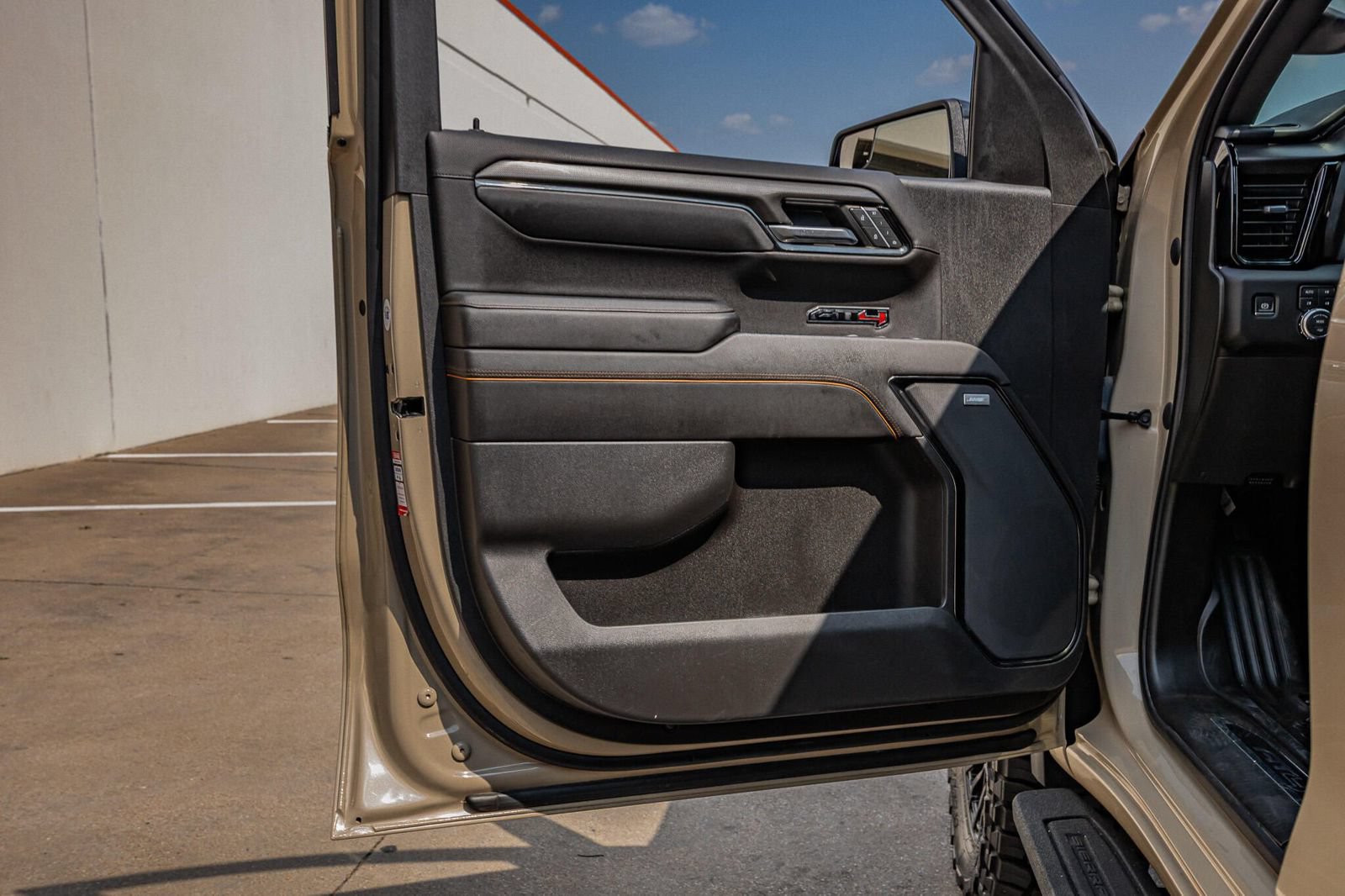 Used 2022 GMC Sierra 1500 AT4 w/ AT4 Preferred Package AWD/4WD image 37