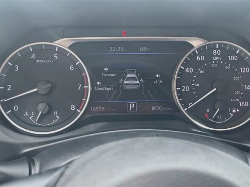 Used 2025 Nissan Sentra SR w/ Midnight Edition FWD image 12