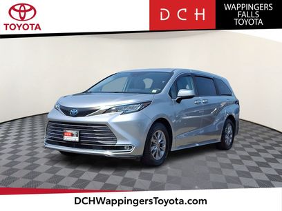 Certified 2021 Toyota Sienna XLE