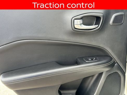 Used 2021 Jeep Compass Latitude w/ Sun and Sound Group AWD/4WD image 30