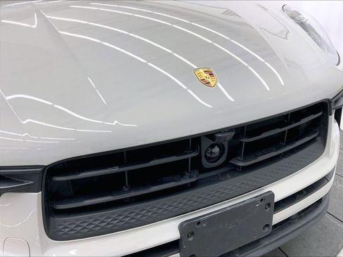 Used 2025 Porsche Macan image 30