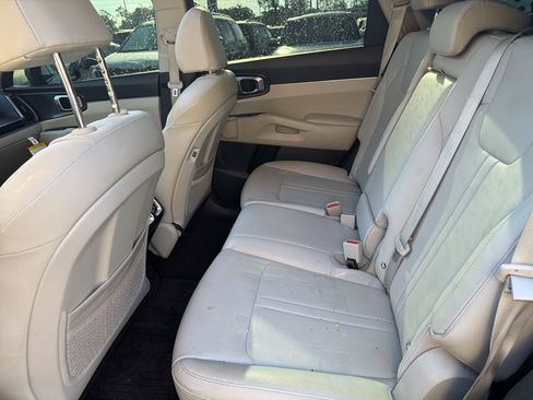 Certified 2025 Kia Sorento S w/ Panoramic Sunroof Package FWD image 21