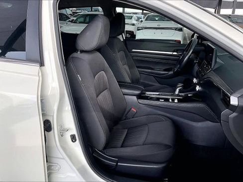 Certified 2023 Nissan Altima 2.5 SV w/ SV Premium Package image 9