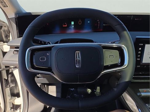 New 2026 Lincoln Nautilus Reserve image 17