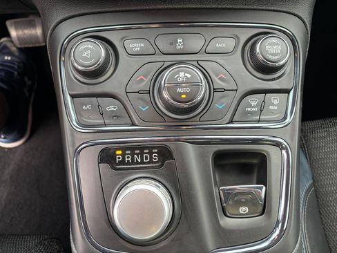 Used 2015 Chrysler 200 S w/ Comfort Group image 16