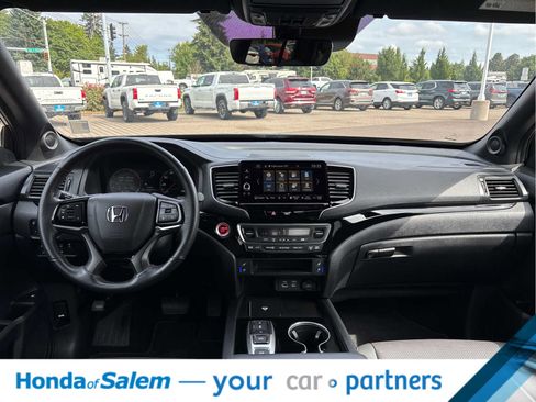 Used 2025 Honda Ridgeline Black Edition image 10