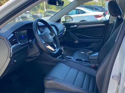 Used 2022 Volkswagen Jetta SE image 10