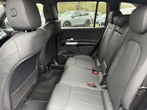 Used 2022 Mercedes-Benz GLB 250 4MATIC image 11