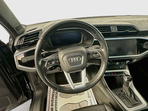 Used 2021 Audi Q3 2.0T Premium w/ Convenience Package AWD/4WD image 11