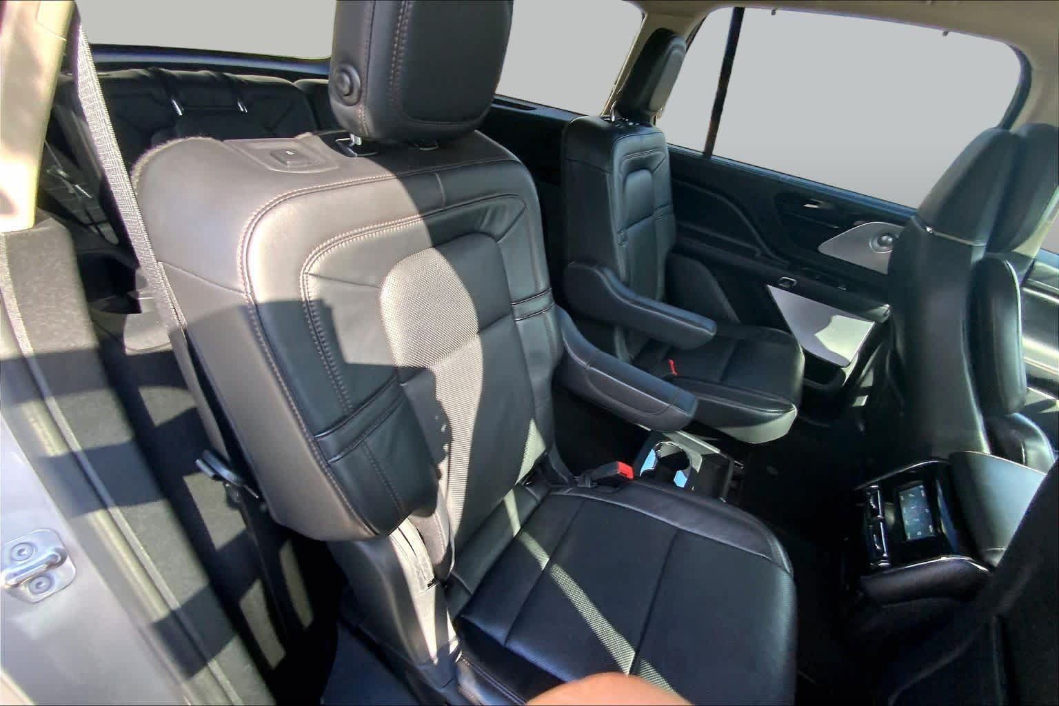 Used 2020 Lincoln Aviator Reserve w/ Equipment Group 201A RWD image 19