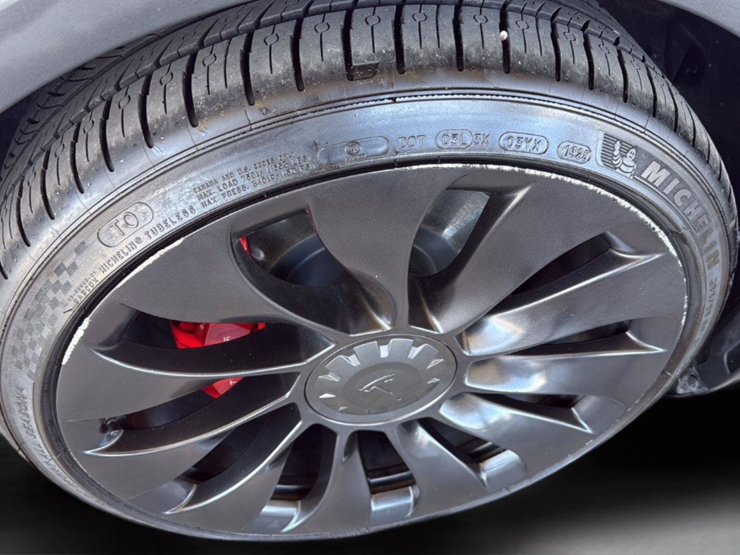 Used 2022 Tesla Model Y Performance AWD/4WD image 13