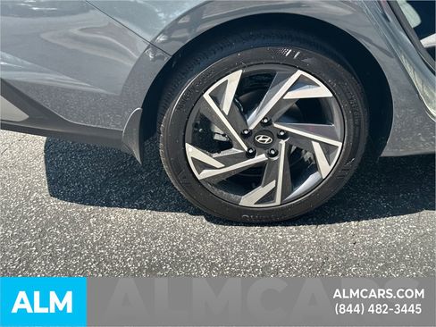 Used 2025 Hyundai Elantra Sport image 38