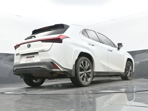 Used 2022 Lexus UX 200 F Sport w/ Accessory Package (Z2) FWD image 11
