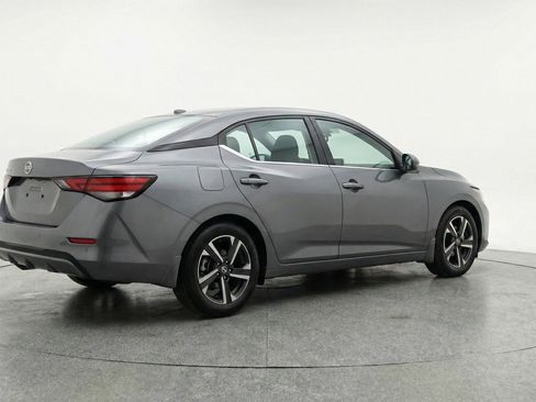 Used 2025 Nissan Sentra SV image 9