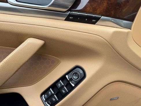 Used 2011 Porsche Panamera 4 image 26