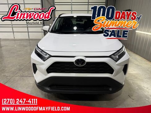 Used 2025 Toyota RAV4 XLE FWD image 5