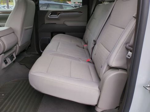 Used 2025 Chevrolet Silverado 1500 LT image 17