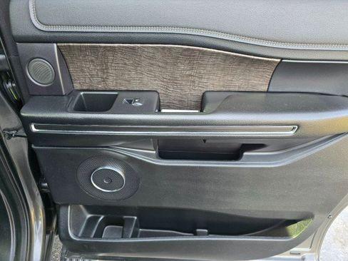 Used 2019 Ford Expedition Max Limited image 39
