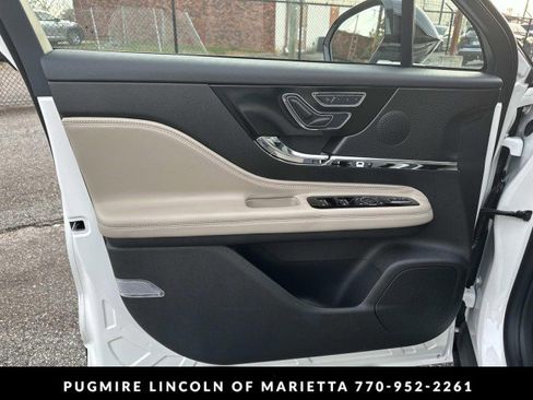 New 2026 Lincoln Corsair Premiere image 10