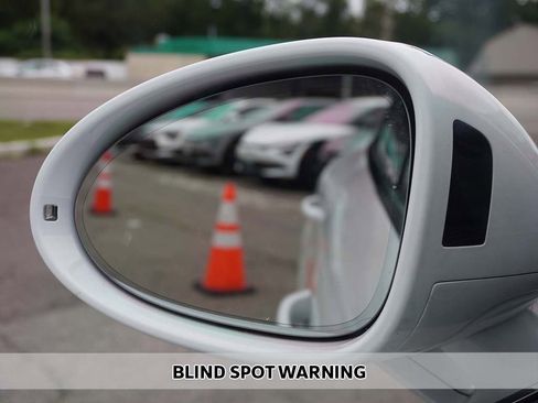 Used 2024 Porsche Macan GTS image 7