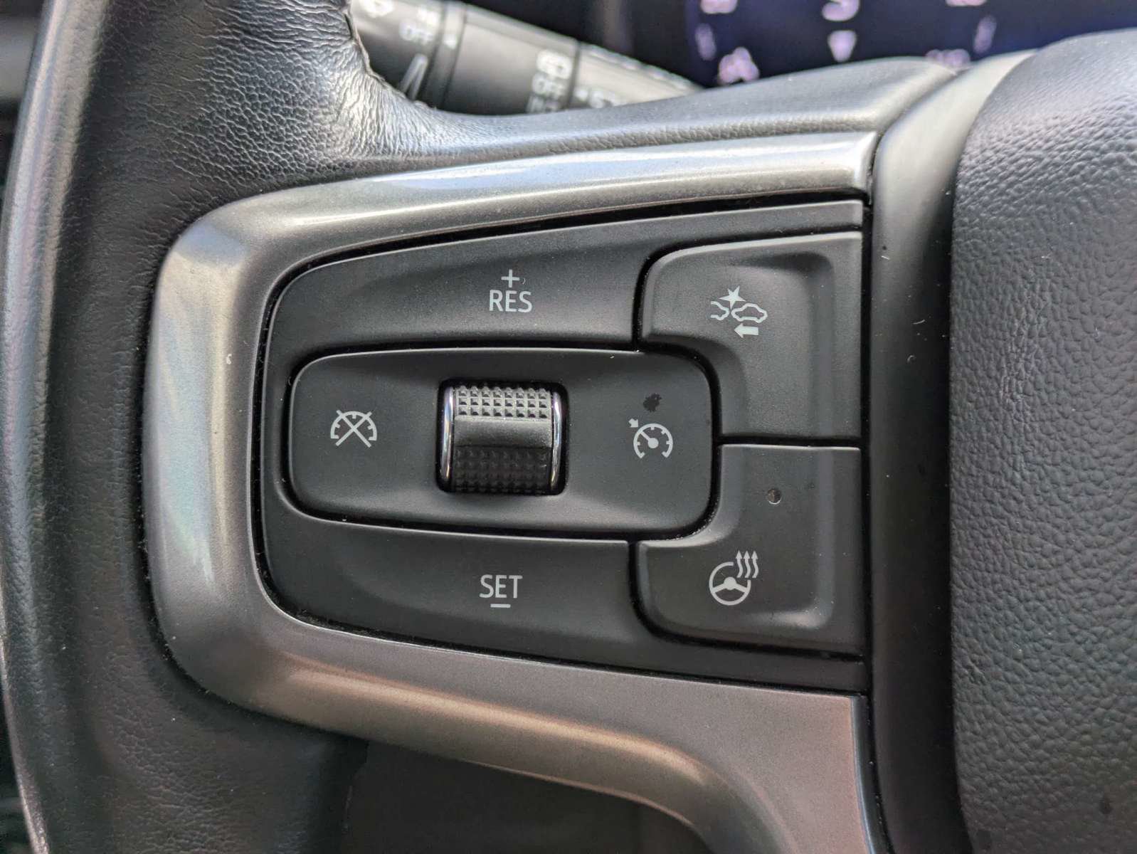 Used 2022 Chevrolet Tahoe LT w/ Luxury Package RWD image 21